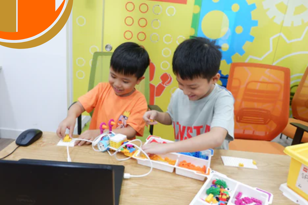 khoa-hoc-trai-nghiem-robotics-cho-tre-em